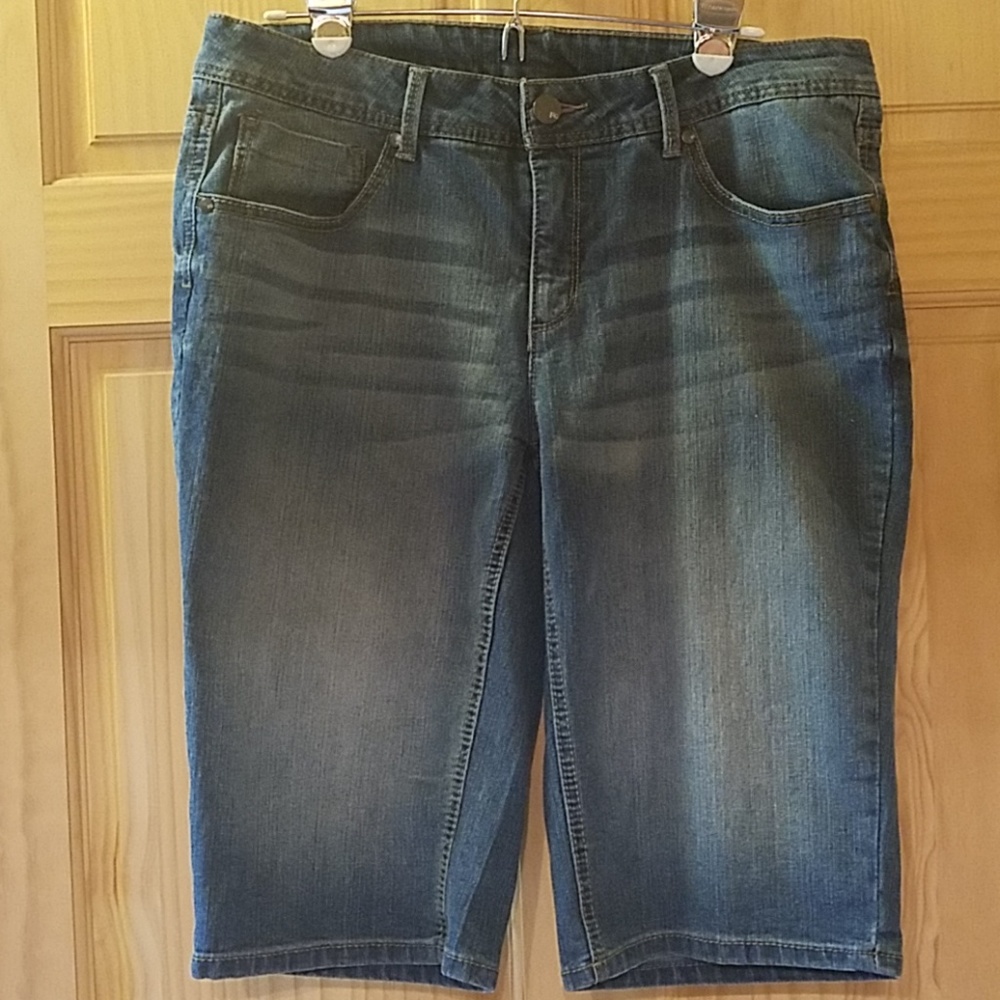 Womans denim bermuda shorts